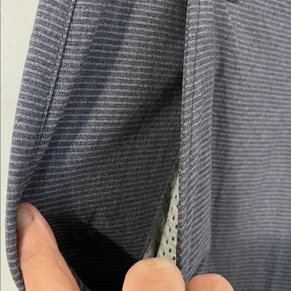 Puma Shorts Like New Men’s Flat Front Striped Navy Heathered Size 28 Golf - Picture 3 of 6